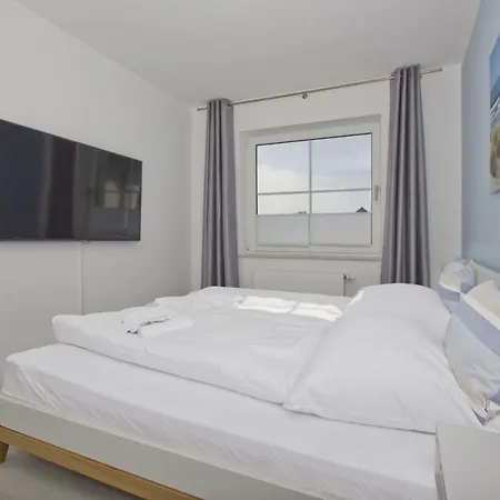 Haus Inselwind 03 Meerbodden Mit Gratis Nutzung Vom Ahoi Erlebnisbad Und Sauna In Sellin * Groß Zicker