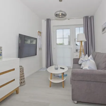 Appartement Haus Inselwind 03 Meerbodden Mit Gratis Nutzung Vom Ahoi Erlebnisbad Und Sauna In Sellin