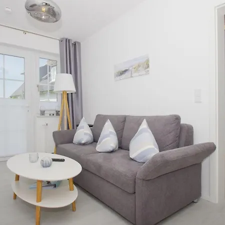 Haus Inselwind 03 Meerbodden Mit Gratis Nutzung Vom Ahoi Erlebnisbad Und Sauna In Sellin * Groß Zicker