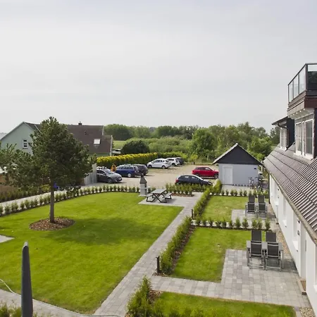 Haus Inselwind 03 Meerbodden Mit Gratis Nutzung Vom Ahoi Erlebnisbad Und Sauna In Sellin * Groß Zicker
